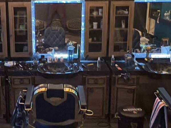 Exceptional Men’s & Ladies’ Grooming Salon for Sale in Central London