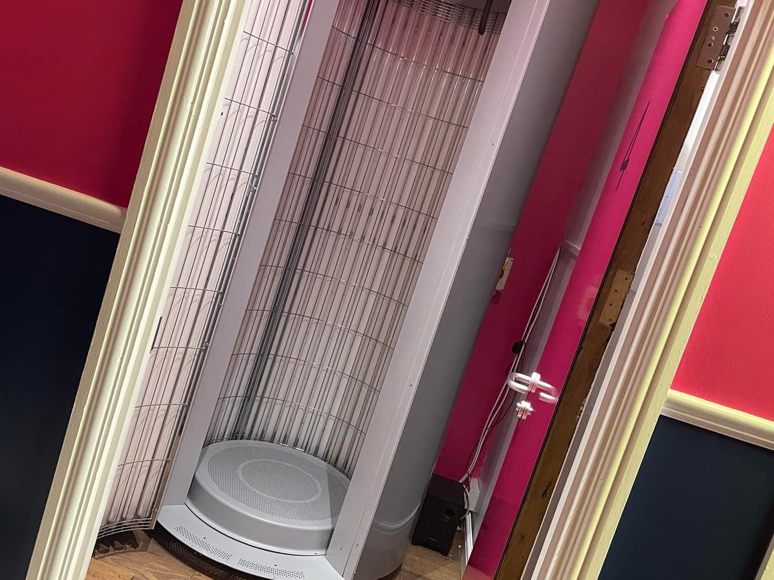 Popular Tanning Salon with Excellent Reviews – Rhondda Valley